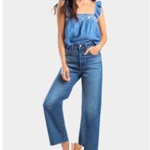 Levi’s Ribcage Straight Ankle Jeans in Medium Wash